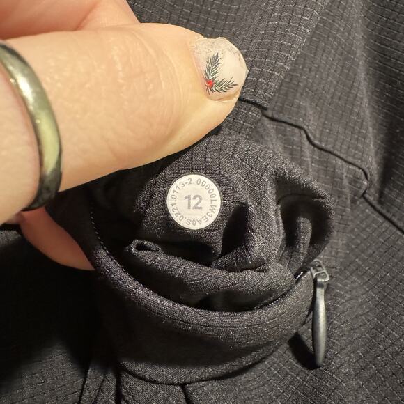 Lululemon Black Ventlight Button Up Shirt Size 12 - Picture 6 of 8